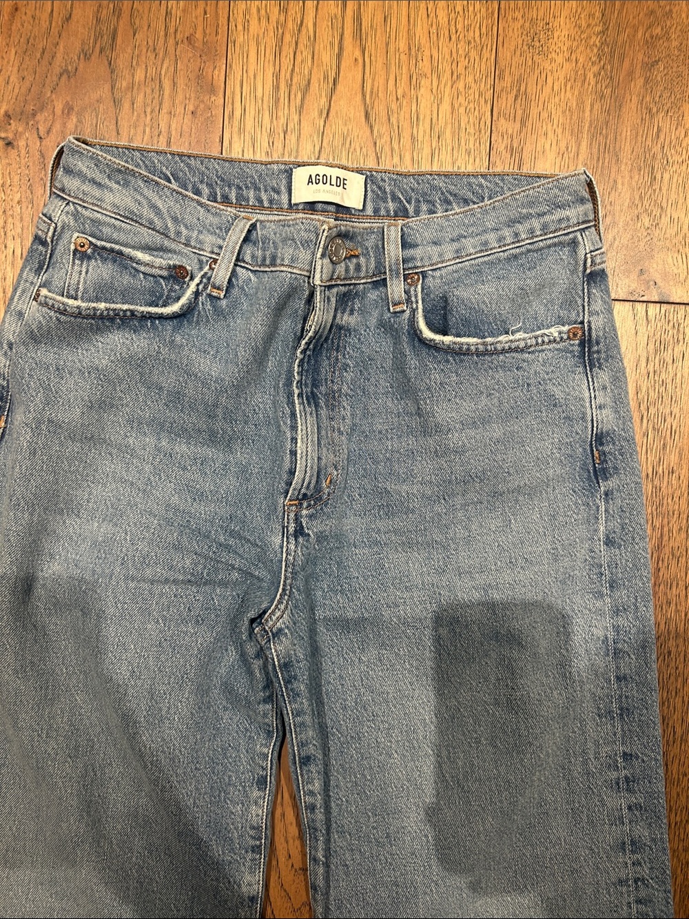 Agolde High-Rise Straight Jeans in Light Wash Blue - Picture 6 of 8